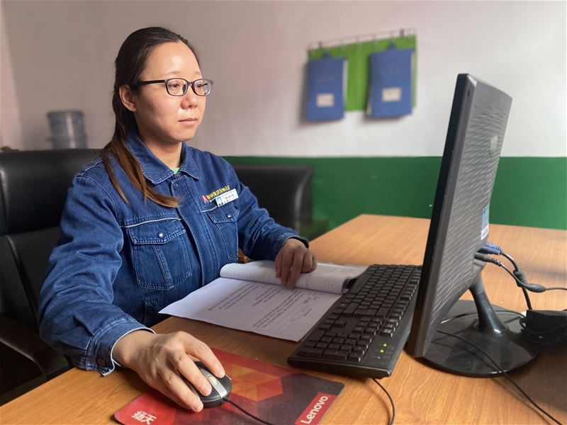 钢铁“女汉子”樊亚妮